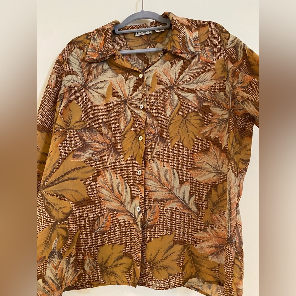 Vintage Leaf Patterned Button Up - image 4